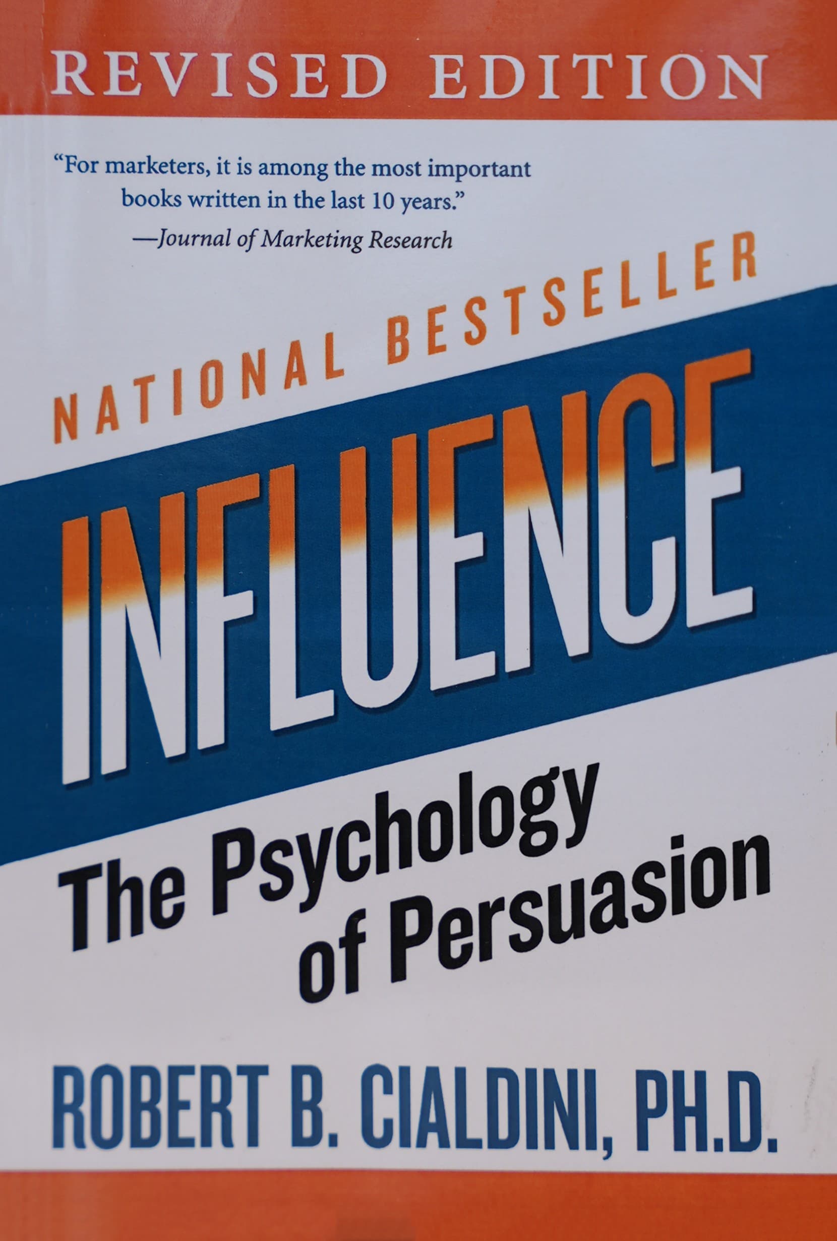Influence muqovasi